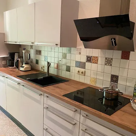 2 Schlafzimmer Fuer 5 Personen, Balkon, Hunde Willkommen * Leipzig