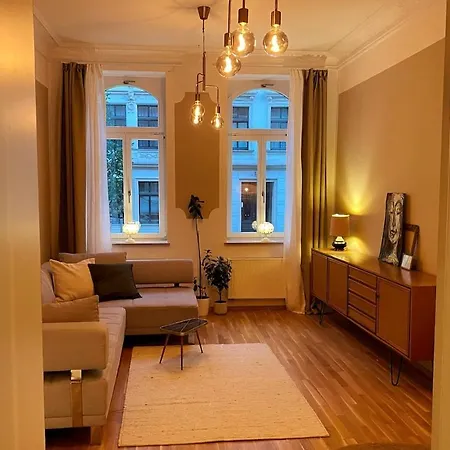 2 Schlafzimmer Fuer 5 Personen, Balkon, Hunde Willkommen * Leipzig