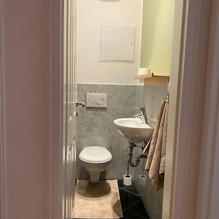 2 Schlafzimmer Fuer 5 Personen, Balkon, Hunde Willkommen Appartement