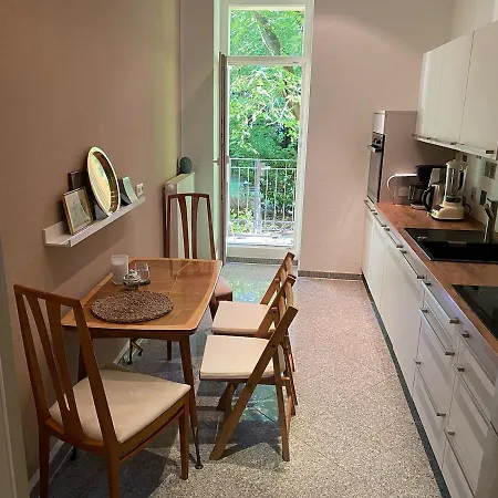 2 Schlafzimmer Fuer 5 Personen, Balkon, Hunde Willkommen Lipsko